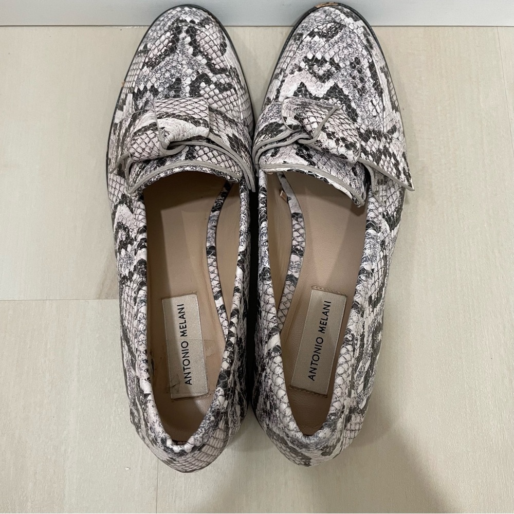 Antonio Melani Women's 8 Darleane Snake Print Leather Knotted Bow Loafers - Picture 4 of 12